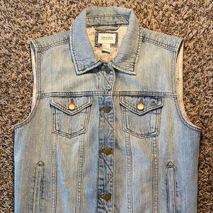 Super Cute Vest.. PERFECT for spring!